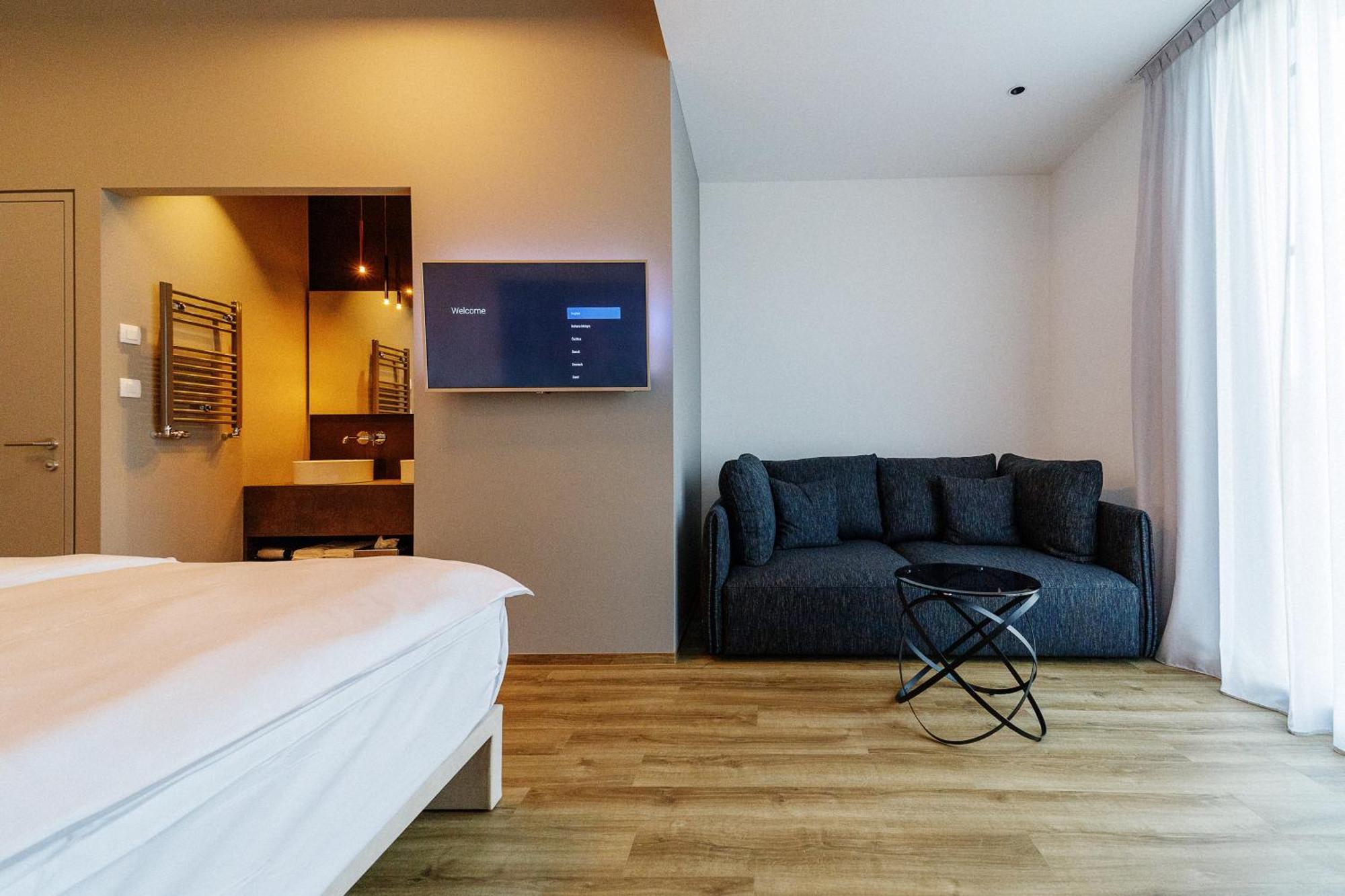 WUD hotel Ljubljana Buitenkant foto
